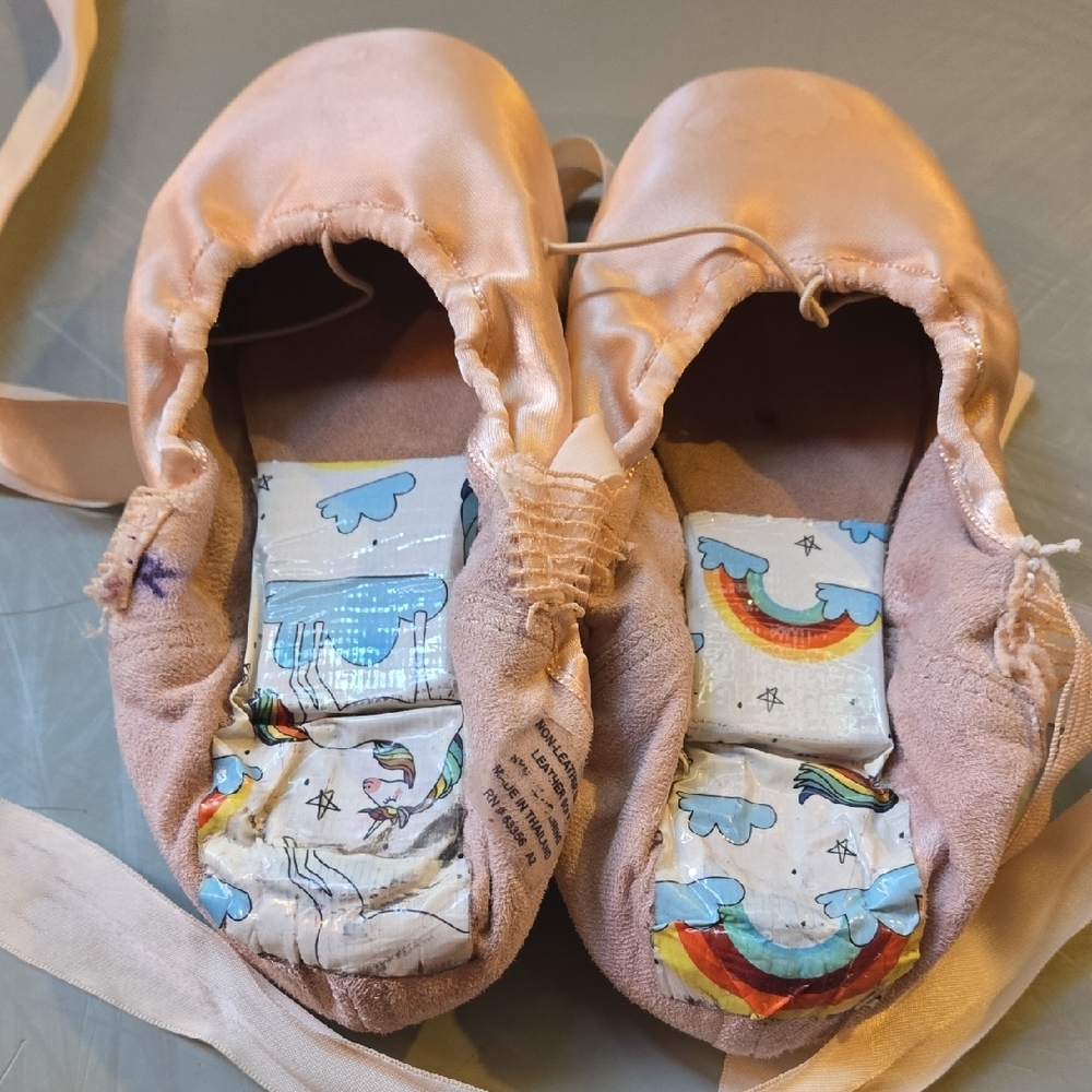 Used Pointe Shoes - Picture 3 of 4